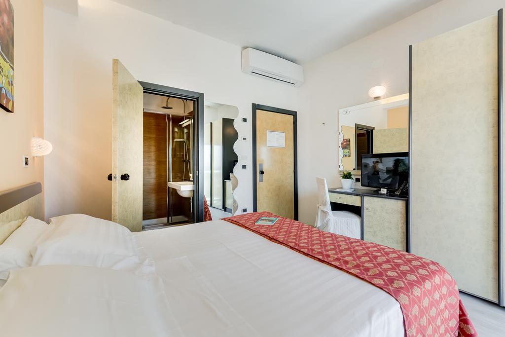 Hotel Europa Beach Village Giulianova Room photo