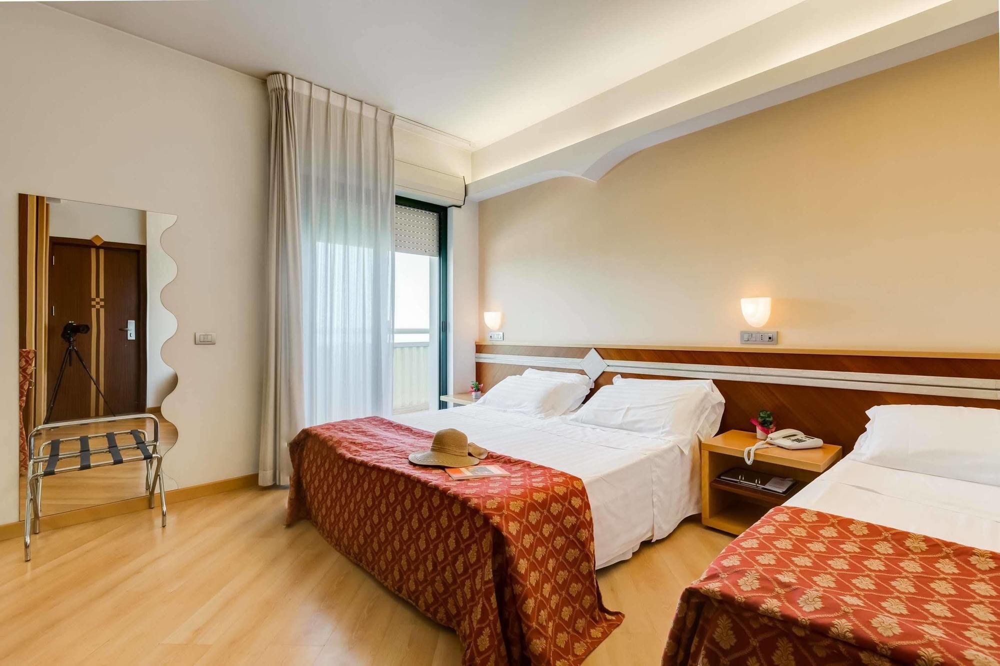 Hotel Europa Beach Village Giulianova Exterior photo