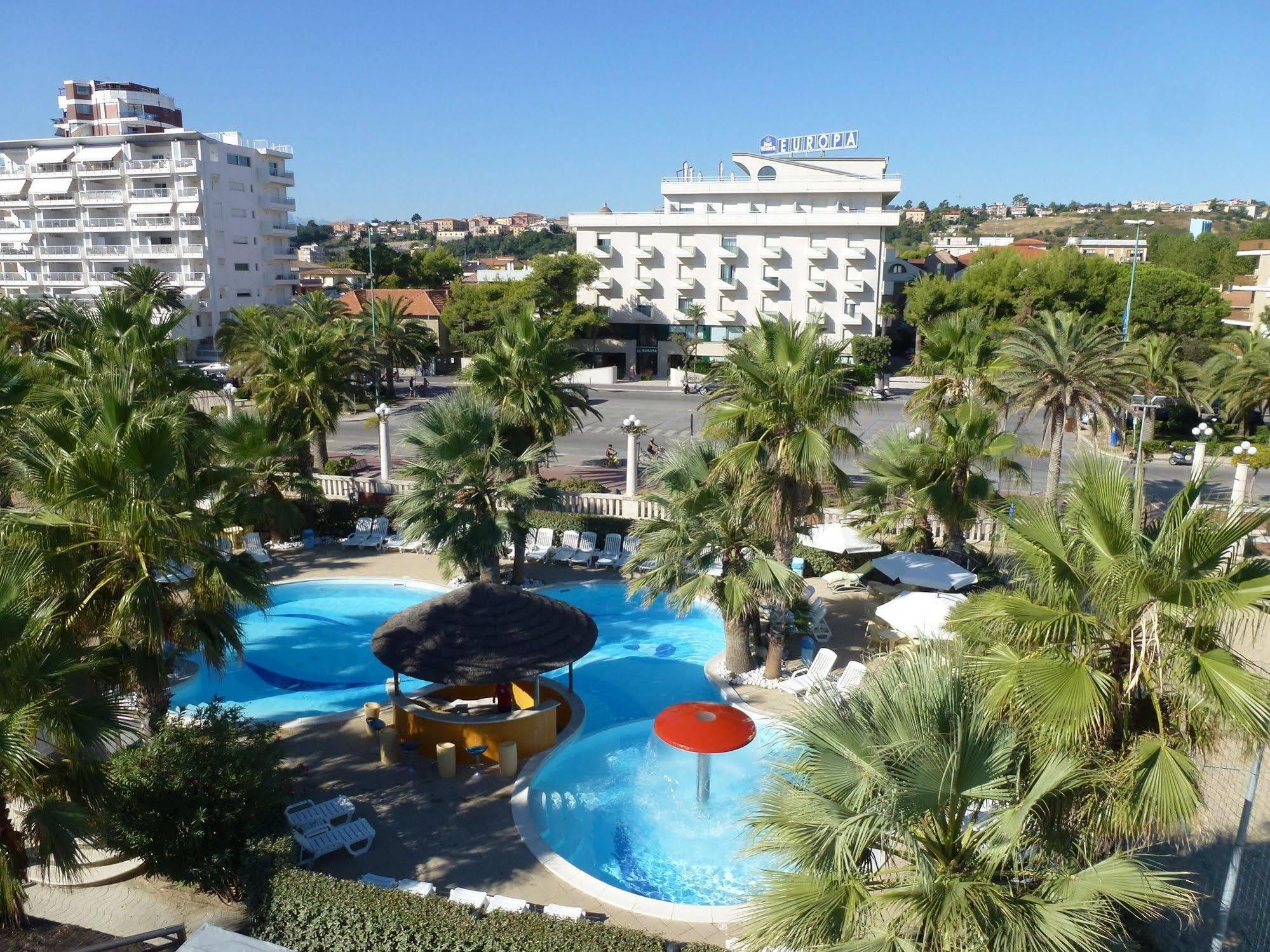 Hotel Europa Beach Village Giulianova Exterior photo