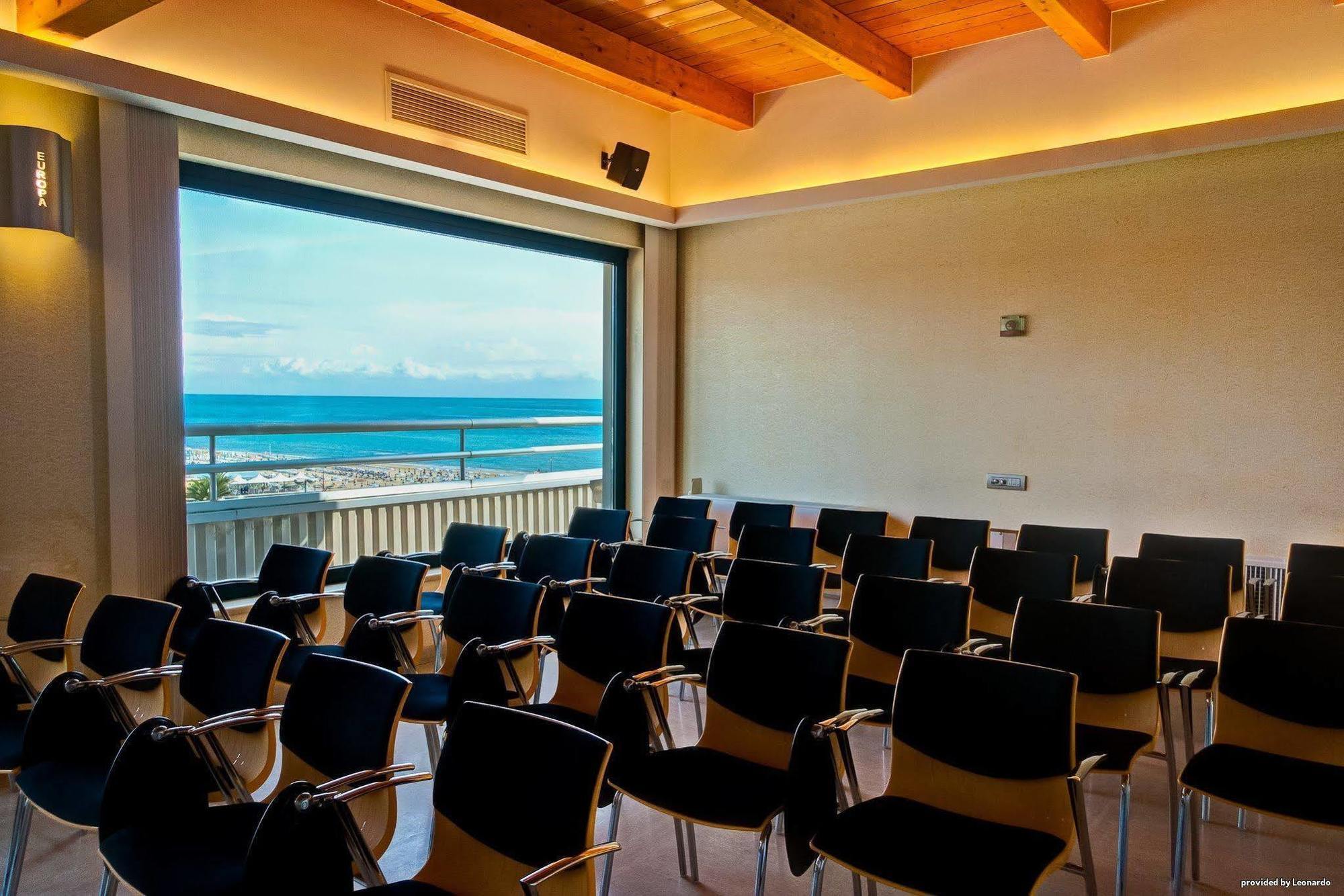 Hotel Europa Beach Village Giulianova Exterior photo